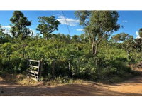 Sítio com 18,05 ha em Minaçu/GO, com edificações e acesso ao lago