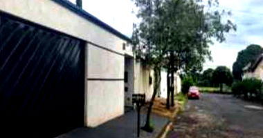 Casa Ocupada com 4 Quartos e Piscina em Uberlândia