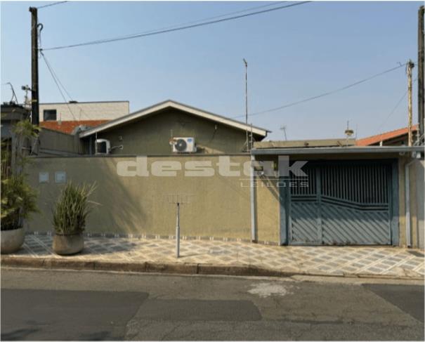 Casa com 3 dormitórios e edícula em Limeira/SP