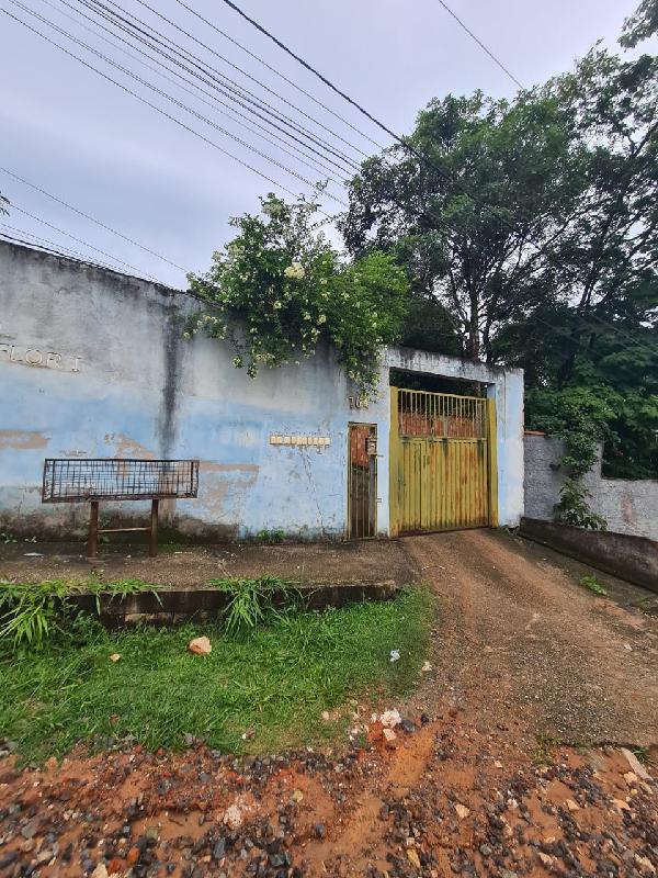 Casa com terreno de 188m² e área privativa mínima