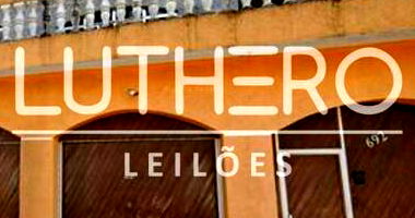 Sobrado com 5 dormitórios, 3 banheiros, edícula e amplo terreno