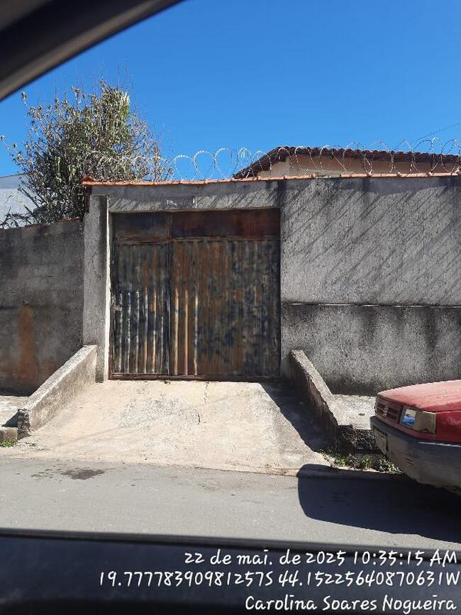 Casa com 2 quartos em Esmeraldas (MG)