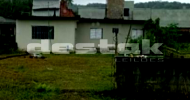 Casa aconchegante com amplo quintal em Caraguatatuba/SP