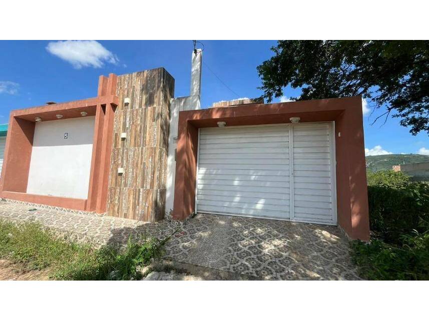 Casa Ocupada com 1 Vaga e 124 m² em Gravatá/PE