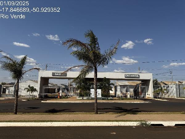 Casa em Condomínio Fechado com 2 Quartos