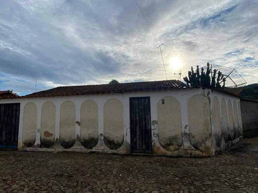 Casa Ocupada com 1 Vaga e 176m² em Grão Mogol/MG