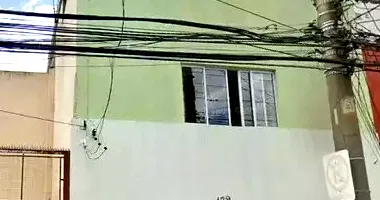 Sobrado com 2 residências, garagem, 3 quartos, 2 banheiros, 253m² construída, ocupado