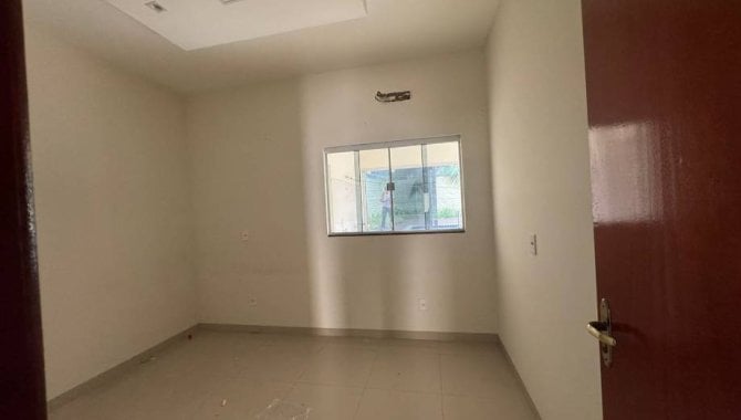 Casa com 3 quartos, 2 banheiros e 1 vaga de garagem