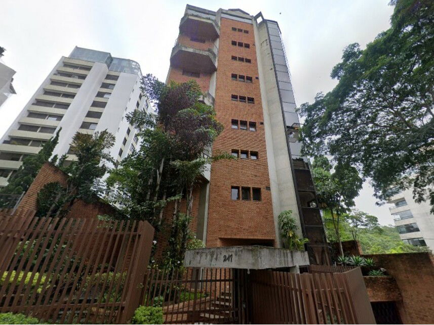 Apartamento Duplex com 5 Vagas e Depósito no Morumbi