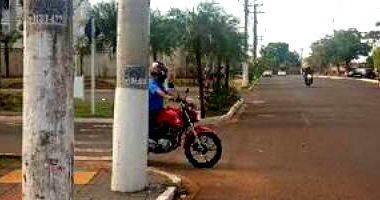 Apartamento com 2 quartos e 1 vaga de garagem em Campo Grande