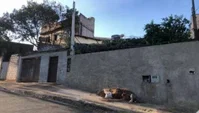 Casa ocupada com 106,99 m² em terreno de 260,4 m²