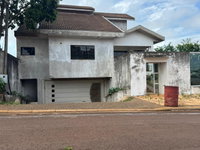 Sobrado com Edícula e Terreno Amplo em Santa Tereza do Oeste