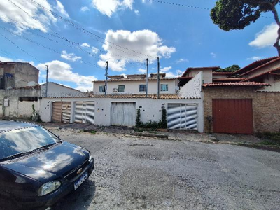 Casa com 2 Quartos e 1 Vaga em BH