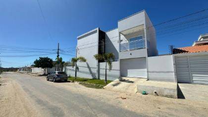 Casa com 3 quartos, 2 banheiros e 288m² construída, ocupada