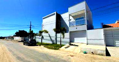 Casa com 3 quartos, 2 banheiros e 288m² construída, ocupada