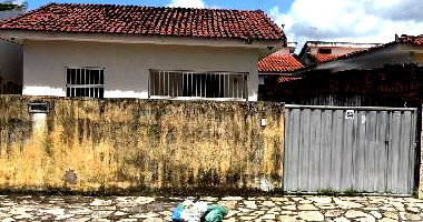Casa com 3 quartos, 2 banheiros e 71 m²