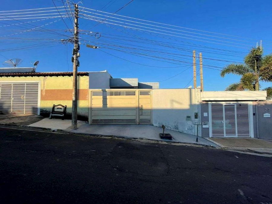 Casa Padrão Desocupada com 73,47 m² em Marília