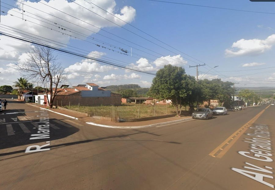 Terreno Ocupado de 786m² no Centro de Delta/MG