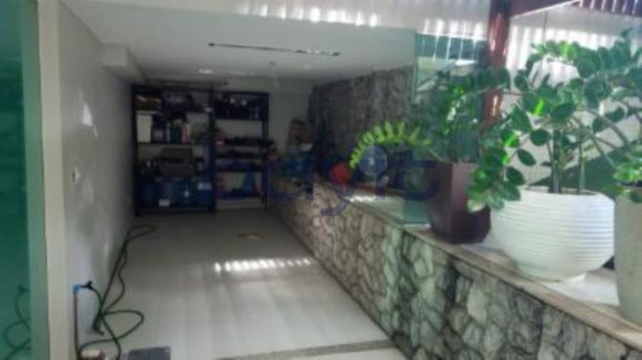 Casa Ampla em Condomínio com 2 Suítes em São Gonçalo/RJ