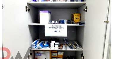 Lote com Material Odontológico em João Monlevade