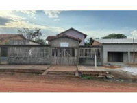 Casa ocupada com 219,67m² construídos