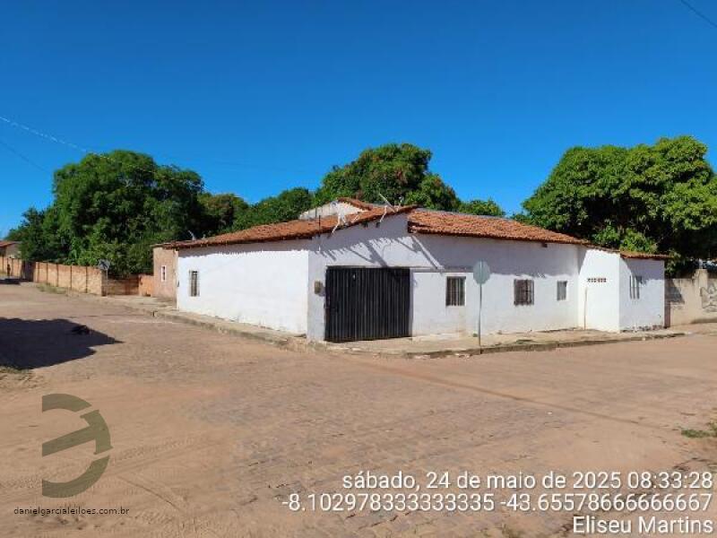 Casa com 4 quartos, 5 banheiros, 154.45m²