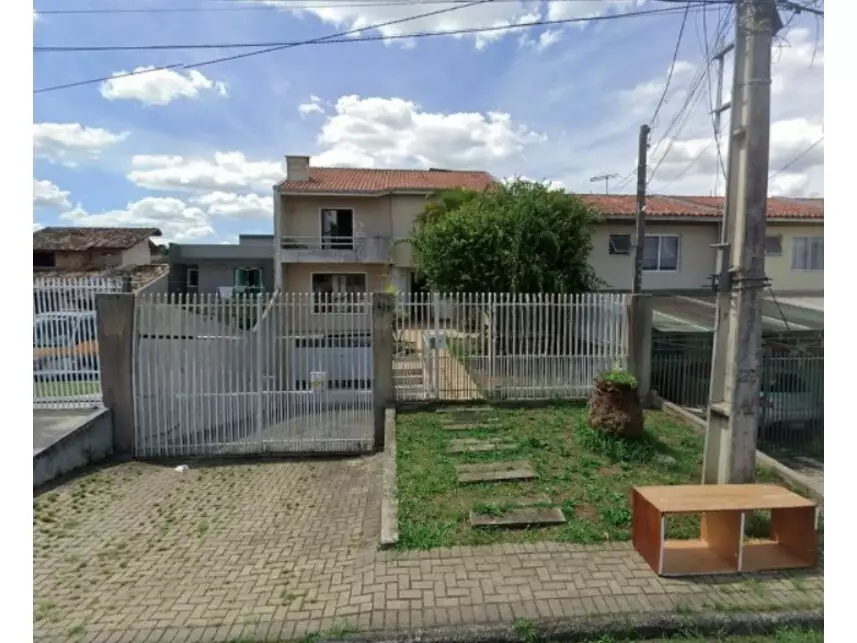 Casa com 210,35m² construídos em terreno de 500,00m²