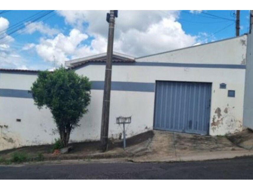 Casa Ocupada com Ampla Área Construída no Jardim Paulistano