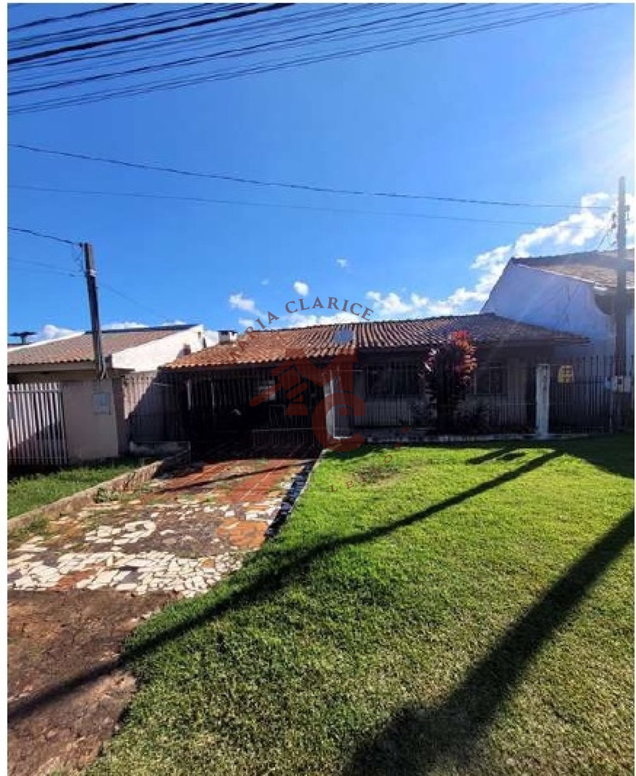 Casa com 5 quartos, 2 banheiros, 153m² construídos, ocupada