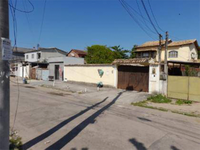 Casa ocupada com 257 m² construídos