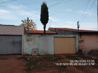 Casa ocupada com 2 quartos e 74,81 m²