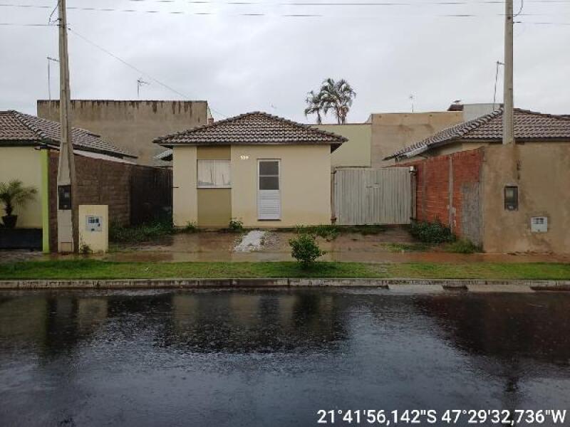 Casa 2 quartos 1 banheiro 43,92m² área construída, desocupada
