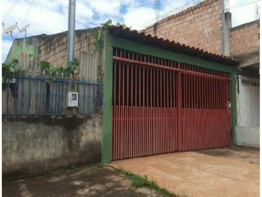 Casa em Leilão com 1 Vaga em Condomínio Fechado