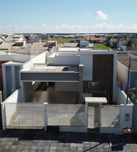 Casa residencial 3 quartos, 2 banheiros, 1 vaga, 158m² construída, ocupada