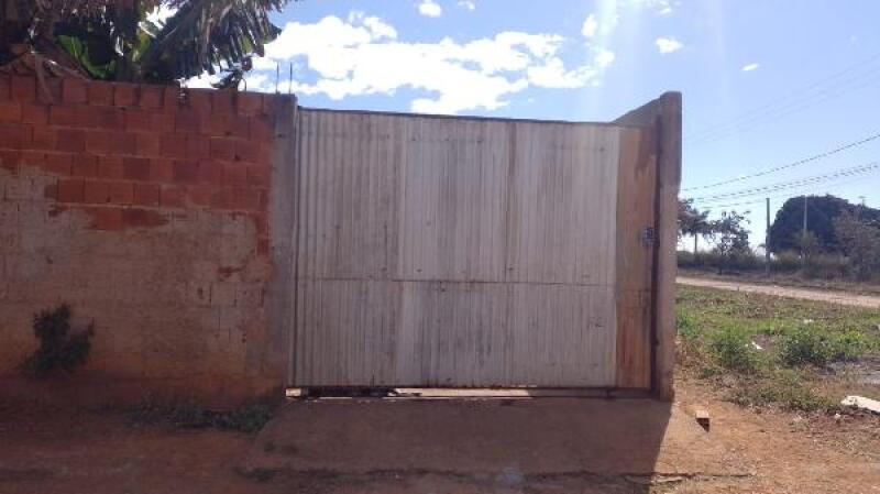 Casa 2 quartos, 69m², área total 250m², Ouro Verde 2ª Etapa