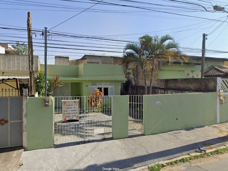 Casa com 183,88 m² de terreno em leilão