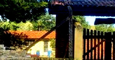 Casa padrão com 5 quartos, 5 banheiros, 1 vaga, 513,8m² construída, ocupada
