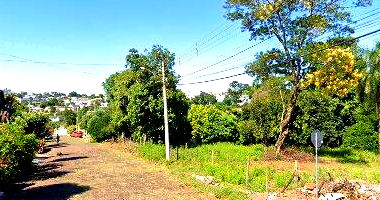 Lote urbano com 364,40m², terreno amplo, desocupado