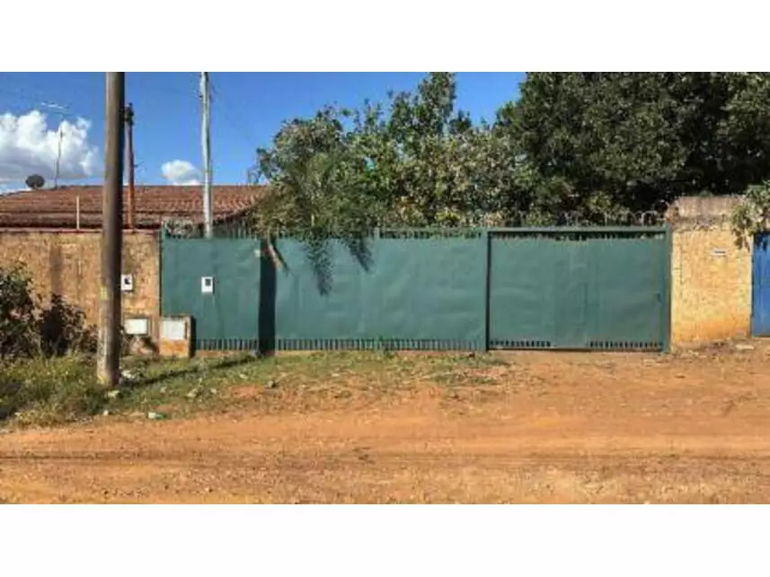Casa em Leilão com 68m² de Área Construída em Valparaiso de Goias