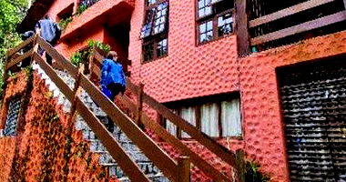 Direitos Sobrado em Guarujá com 438m² em Condomínio de Alto Padrão