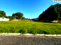 Terreno com 180m² em condomínio, sem edificações, desocupado