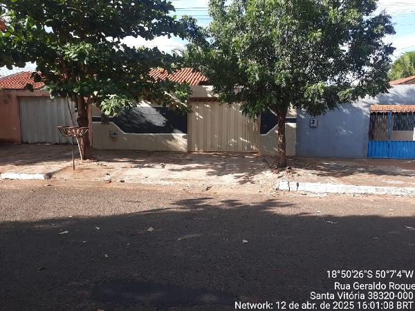Casa 2 quartos, 1 banheiro, 1 vaga, 54m² construída, desocupada