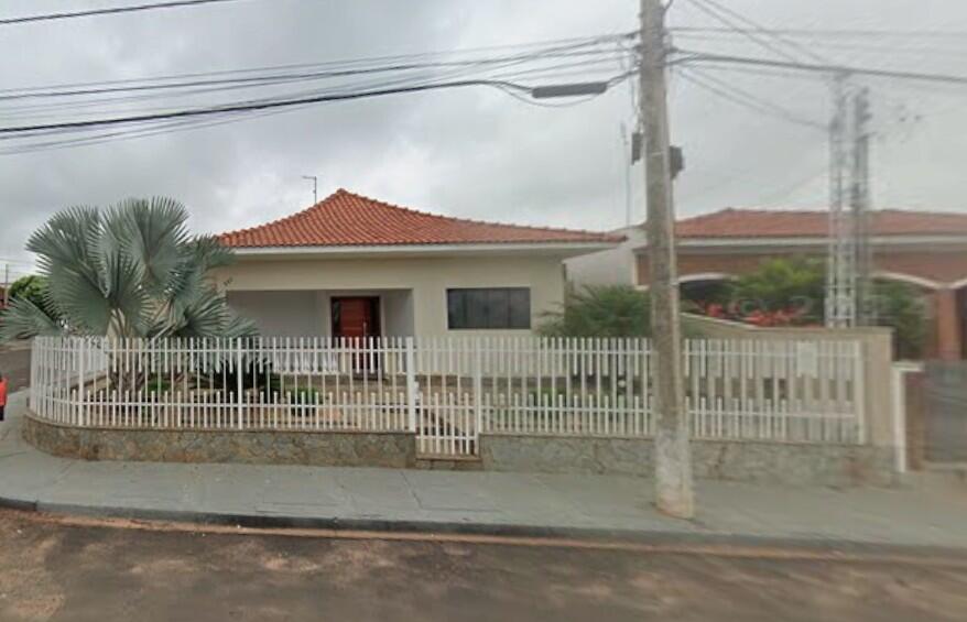 Casa com 3 quartos, 152m², ocupada, em Matão/SP