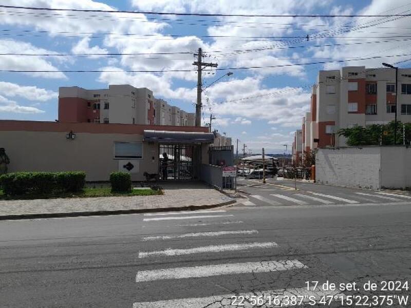Apartamento em Condomínio Residencial Meu Lar com 2 Quartos e Garagem
