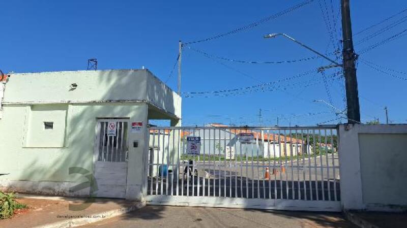 Casa com 2 Quartos e 1 Vaga em Nova Iguaçu