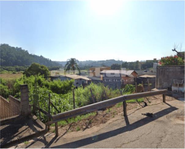 Terreno em Jundiaí/SP - Área de 760,80 m² em estado natural