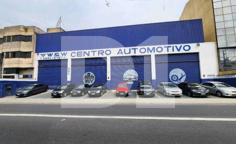 Galpão comercial com 645,77 m² construídos