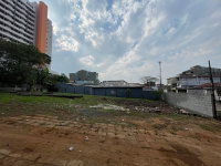 Terreno espaçoso de 300m² ideal para construção