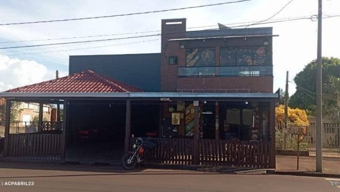 Loja Comercial Ocupada 140 m² com Área Total 240 m²