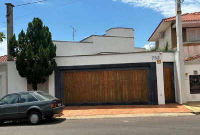 Casa 3 Dorms, 1 Suíte, 234,25m² e 2 Vagas